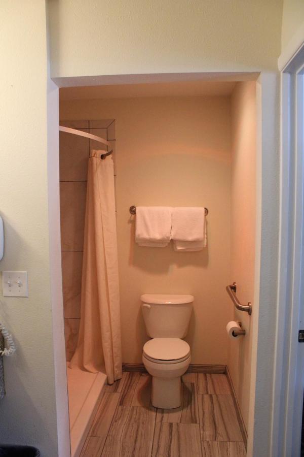 American Travel Inn Pullman Εξωτερικό φωτογραφία
